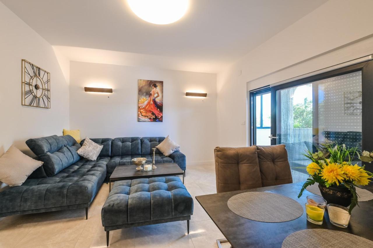 Villa Ami Kustići Eksteriør billede